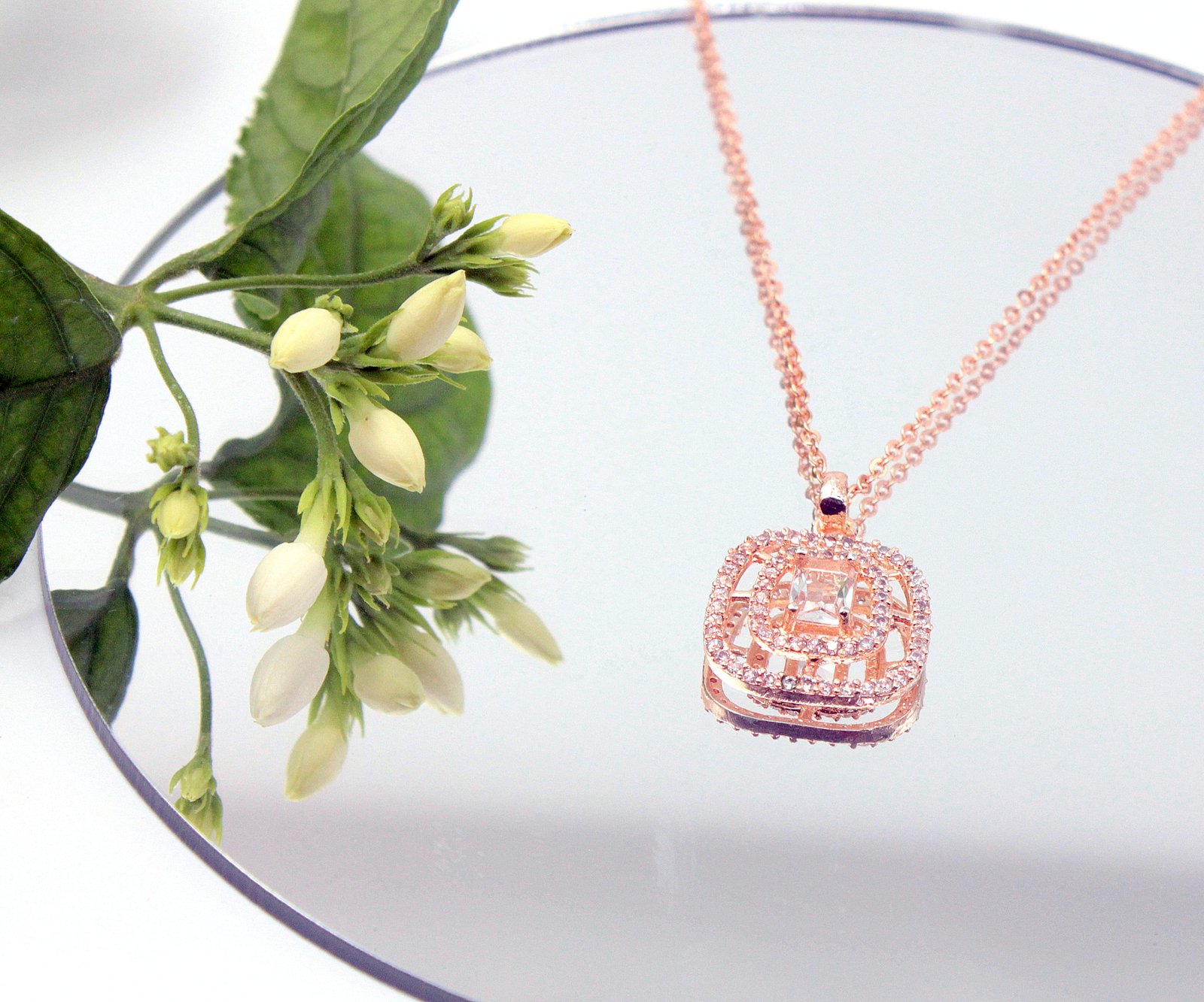 GOLD PLATED SILVER PLATED AD STONE NECKLACE